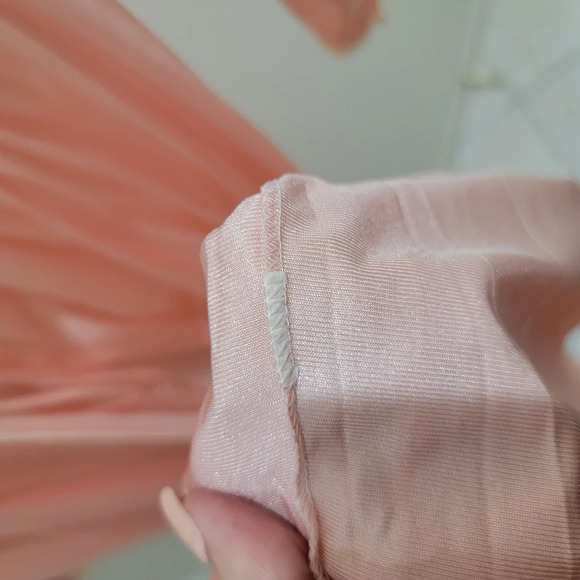 Vintage Gilead Blush Lace Robe - Picture 4 of 5